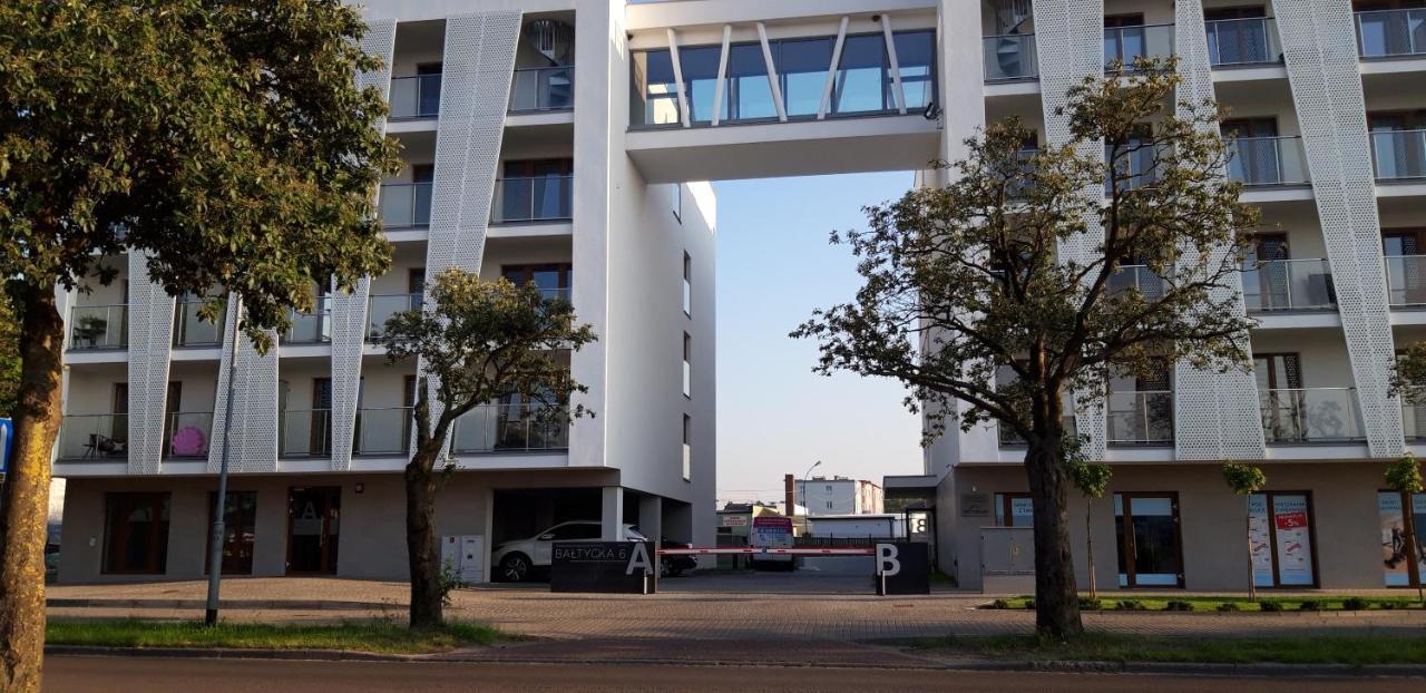 Apartament Mila Z Duzym Tarasem I Miejscem Parkingowym Kołobrzeg Exteriör bild