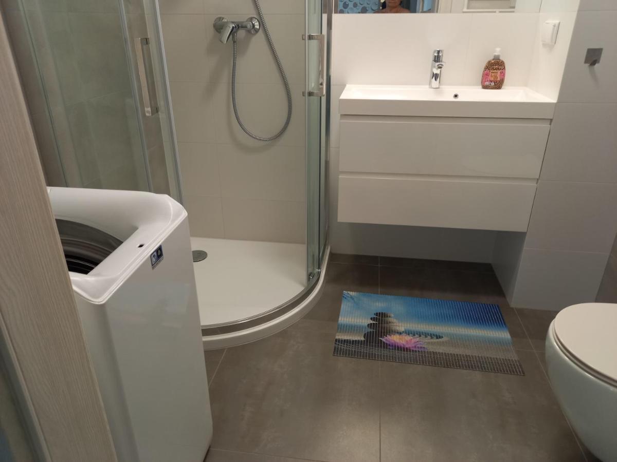 Apartament Mila Z Duzym Tarasem I Miejscem Parkingowym Kołobrzeg Exteriör bild